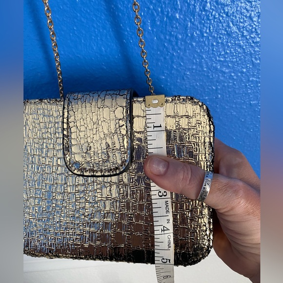 Structured Box Crossbody Bag by BP. Gold Metallic Lamey. Gold Chain Strap. EUC. - Picture 15 of 15